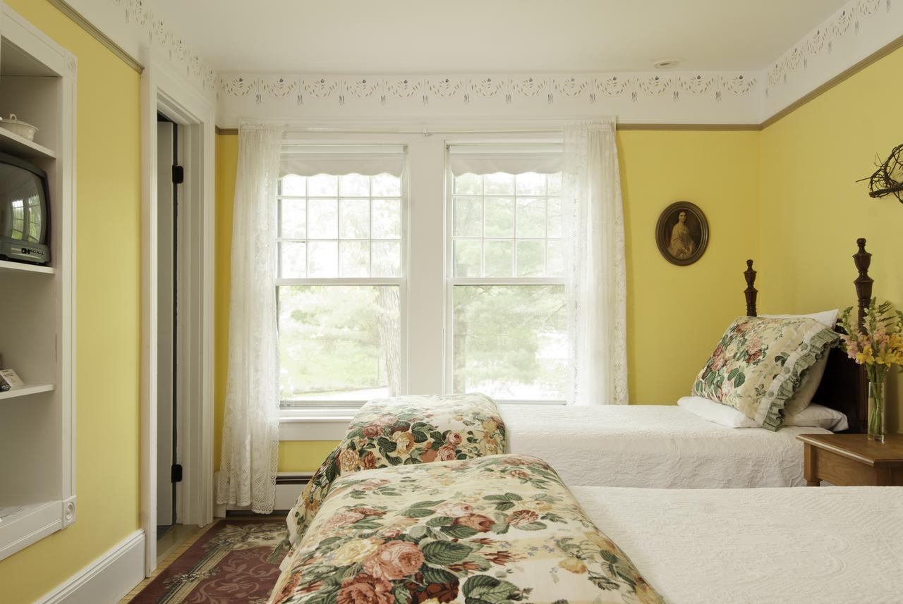 Golden Stage Inn Proctorsville ภายนอก รูปภาพ