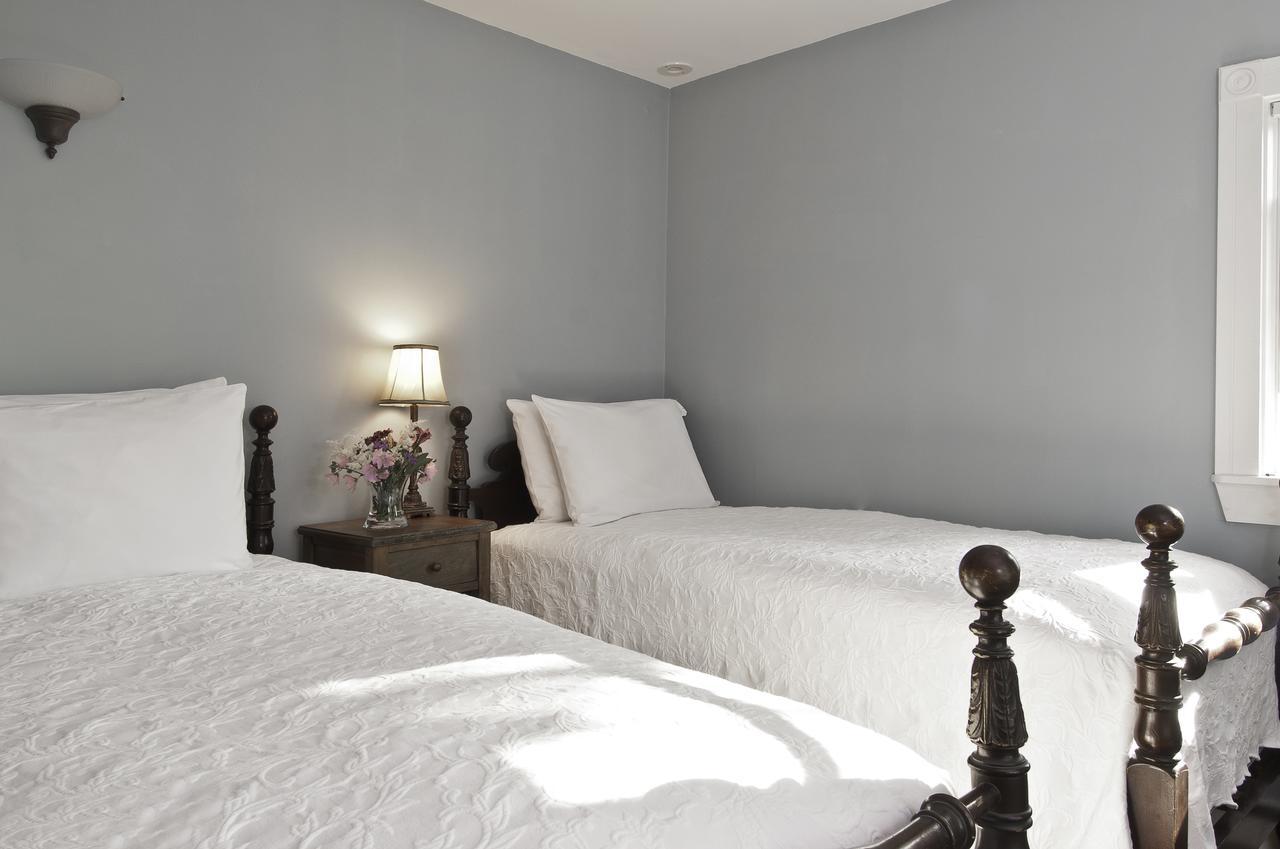 Golden Stage Inn Proctorsville ภายนอก รูปภาพ