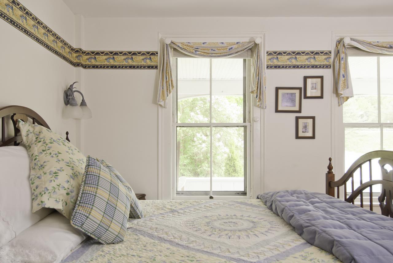 Golden Stage Inn Proctorsville ภายนอก รูปภาพ